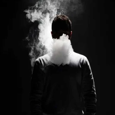 Mengapa rokok elektrik saya membuat gigi saya menjadi hitam?