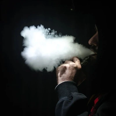 Apa dampak jangka panjang dari rokok elektrik?