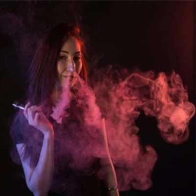 Apakah cairan rokok elektrik akan tetap berada di paru-paru?
